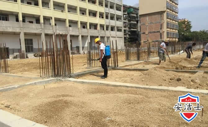 琼海学校机关防治白蚁